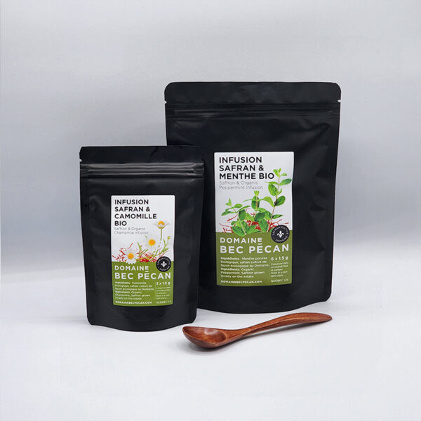 Ensemble d'infusions safranées et petite cuillère en bois de Nanmu